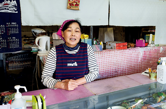 弁当店『おべんと村』で。「お客様との会話を楽しんでいます」